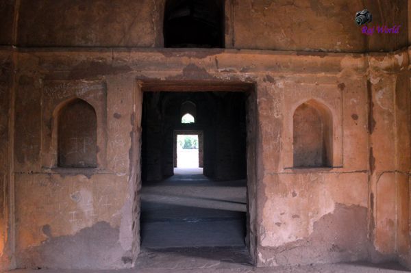 Inside the Lodhi Tomb